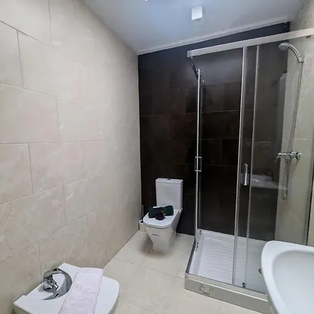 Modern 3 Bedroom Townhouse With Communal Pool Lb24 Holiday home *