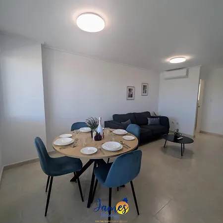 Modern 3 Bedroom Townhouse With Communal Pool Lb24 Prázdninový dům